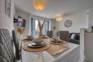 Spacious 4 BR House wParking