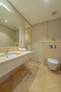 Cozy 1-Bedroom Apartment in Mangroovy, El Gouna. Private terrace, garden and pool access