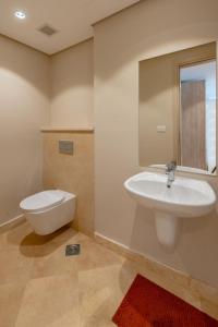 Cozy 1-Bedroom Apartment in Mangroovy, El Gouna. Private terrace, garden and pool access