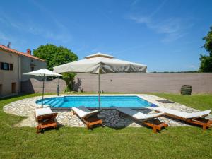 Holiday Home Laura by Interhome