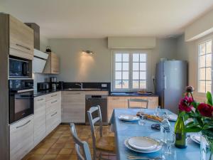 Maisons de vacances Holiday Home Saint Gonvel - LDZ103 by Interhome : photos des chambres