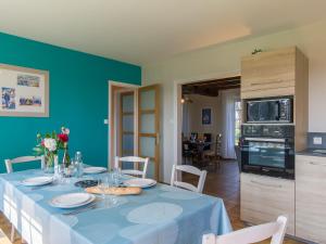 Maisons de vacances Holiday Home Saint Gonvel - LDZ103 by Interhome : photos des chambres