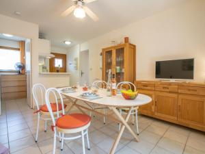 Apartment Le Mas des Calanques-1 by Interhome