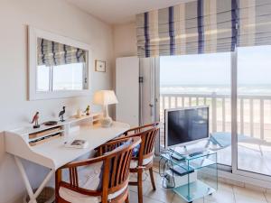 Apartment Les Terrasses du Casino-2 by Interhome