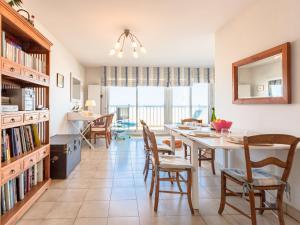 Apartment Les Terrasses du Casino-2 by Interhome