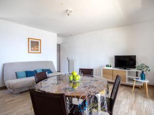 Apartment Les Voiliers by Interhome