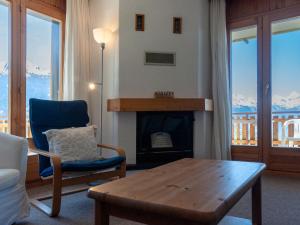 Apartment Les Crêtes 1-4 by Interhome