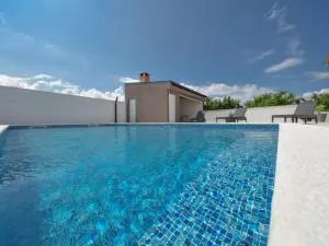 Holiday Home Villa Laura by Interhome - Nadin