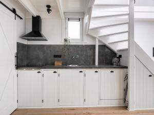 Holiday Home Harboursuite Woudsend incl- motorboot by Interhome