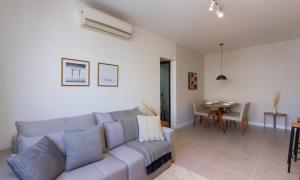 Tabas Aconchegante apto no Leblon - RJ LB0008