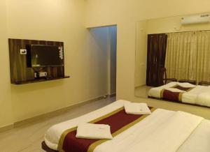Hotel Deepak Executive, Ganpatipule