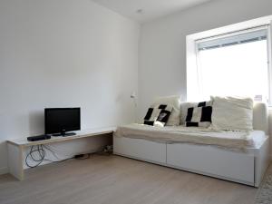Lilyta A409 apartment close to the beach
