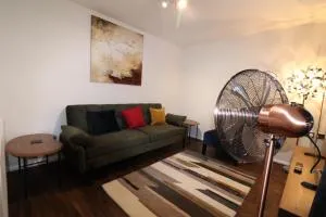 Central Modern House, Greenhithe - Swanscombe