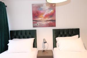 Central Modern House, Greenhithe