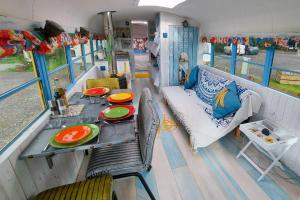 American School Bus Glamping - Somerset