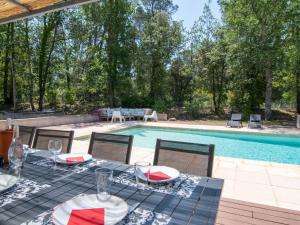 Maisons de vacances Holiday Home Villa Matisse by Interhome : photos des chambres