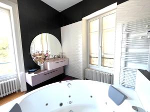 B&B / Chambres d'hotes CASA ALTEA : Suite avec Baignoire Spa