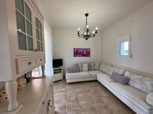 Relax in this Sithonia Property with great ocean views