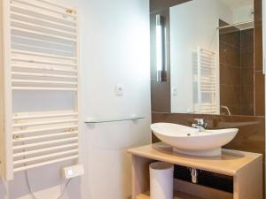 Appartements Studio confortable avec piscine, sauna, parking et animaux admis a Jausiers - FR-1-165B-40 : photos des chambres