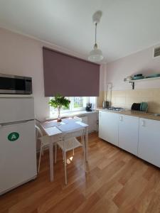 Square Side Apartment