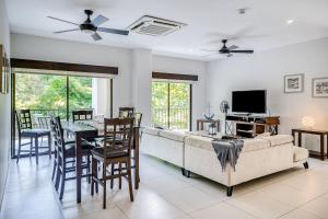 Jaco Bay 1202