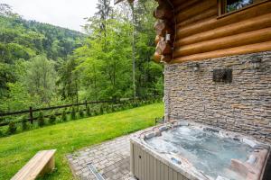 Chalet Durik Bystra - Jacuzzi - Sauna - In the forest - 10 min walk to restaurant - On hiking trail