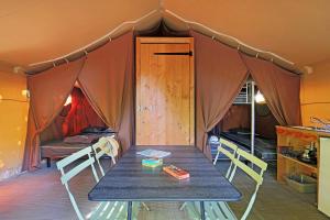 Campings Huttopia Fontvieille : photos des chambres
