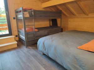 Chalets Chalet au coeur du Jura a 5min de la plage de Clairvaux : photos des chambres