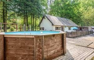 Maisons de vacances Amazing home in Sourdeval with Outdoor swimming pool, WiFi and 3 Bedrooms : photos des chambres