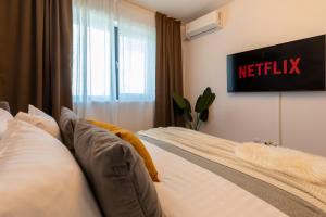 Stunning 1BR Retreat in North District