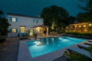 Heritage Villa Laurel - Strilčići