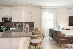 Storey Lake 10BR Fire Pit Pool Hot Tub Game EVChrg