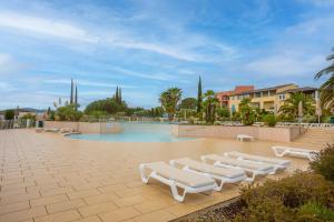 Villas Villa Domaine du golf de Roquebrune : photos des chambres