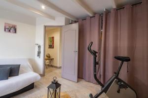 Villas Villa 6/11 pers - Piscine chauffee, jacuzzi, fitness, jeux d'arcade. : photos des chambres