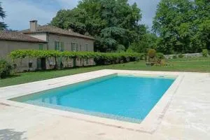 Maison de maître avec piscine - Lamillarié