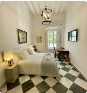 GATU PREMIUM Apartamento Palacio Oneto con Jardín Privado " Preferente mayores de 25 años y familias "