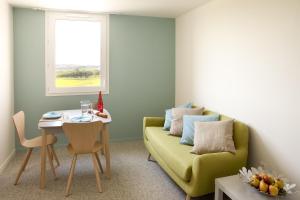 Les Clefs du Roy by Popinns