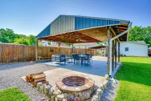 Pet-Friendly Clarksville Home with Central AandC - Clarksville