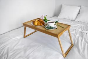 Metro Bemowo Studio - Balcony, Parking, near Metro - by Rentujemy