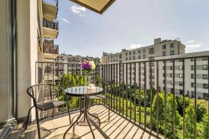 Metro Bemowo Studio - Balcony, Parking, near Metro - by Rentujemy