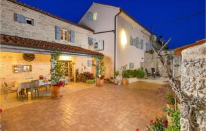 Amazing Home In Foli With Kitchen 