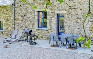 Maisons de vacances Nice home in Fierville-les-Mines with WiFi and 3 Bedrooms : Maison de Vacances 4 Chambres