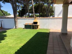 Moderno y amplio chalet, con piscina privada