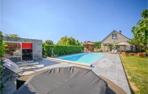 Maisons de vacances Stunning Home In Fondettes With Outdoor Swimming Pool, Wifi And 3 Bedrooms : photos des chambres