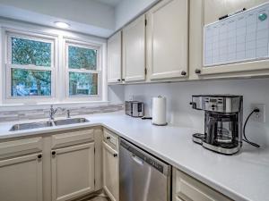 545 Tarpon Pond Cottage