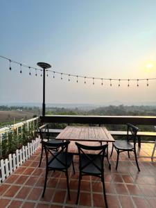 บ้านภูไผ่ ไร่ภูไผ่เบิกตะวัน