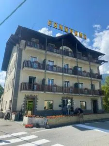 Albergo Panorama - Comologno