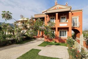 HOMELY 2BD APT IN DASSIA
