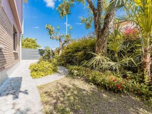 *Vivere in arte* NEAR theAIRPORT