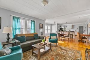 Beautiful Tarrant Home-Minutes to Airport and Downtown - 4hvězdičkové hotely ve městě Birmingham